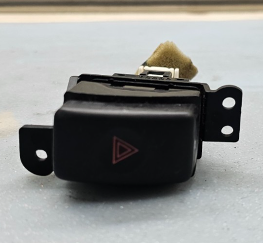 🔥00-04 SUBARU OUTBACK SEDAN 4-DR EMERGENCY HAZARD CONTROL SWITCH BUTTON BLACK