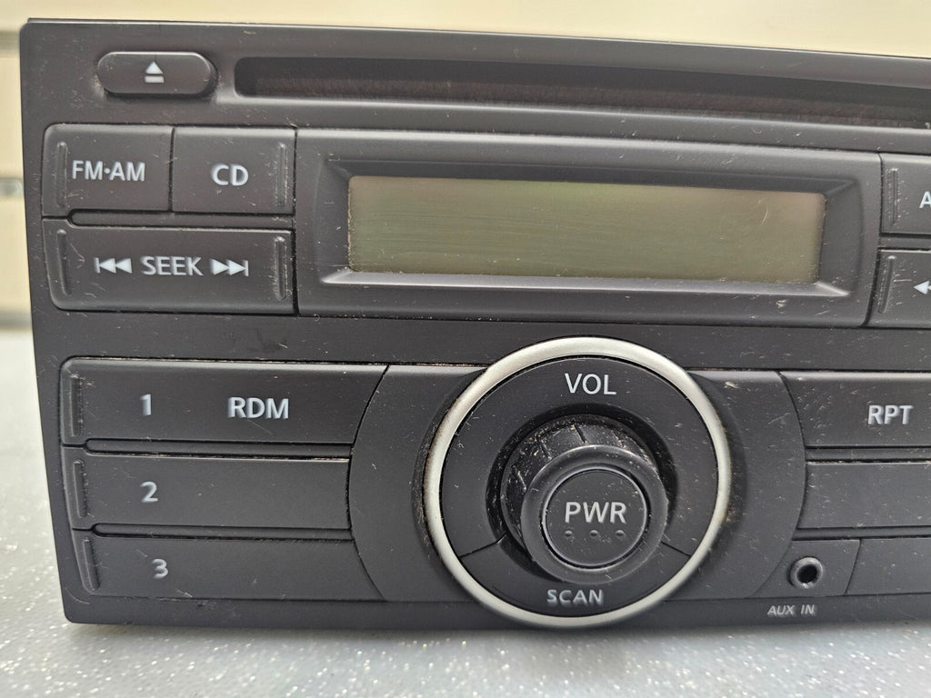 🔥12-14 Nissan Versa Dash AM FM AUX Radio CD Player Receiver Audio Display OEM