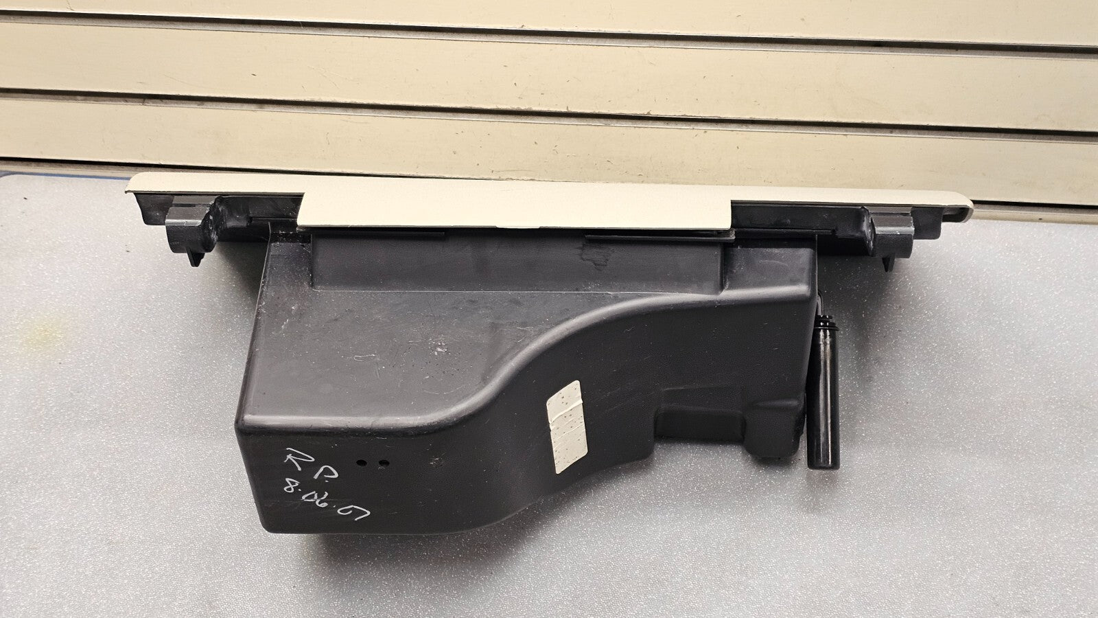 🔥08-10 GRAND CHEROKEE COMMANDER DASH GLOVE BOX COMPARTMENT LID ASSEMBLY TAN