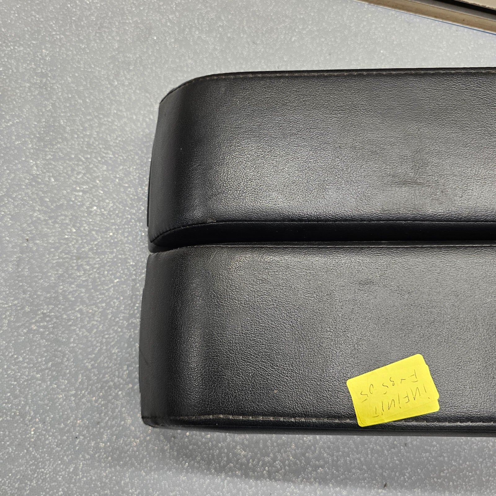 🔥03-05 Infiniti FX35 FX45 Center Console Arm Rest Lid Cover Assembly BLACK OEM