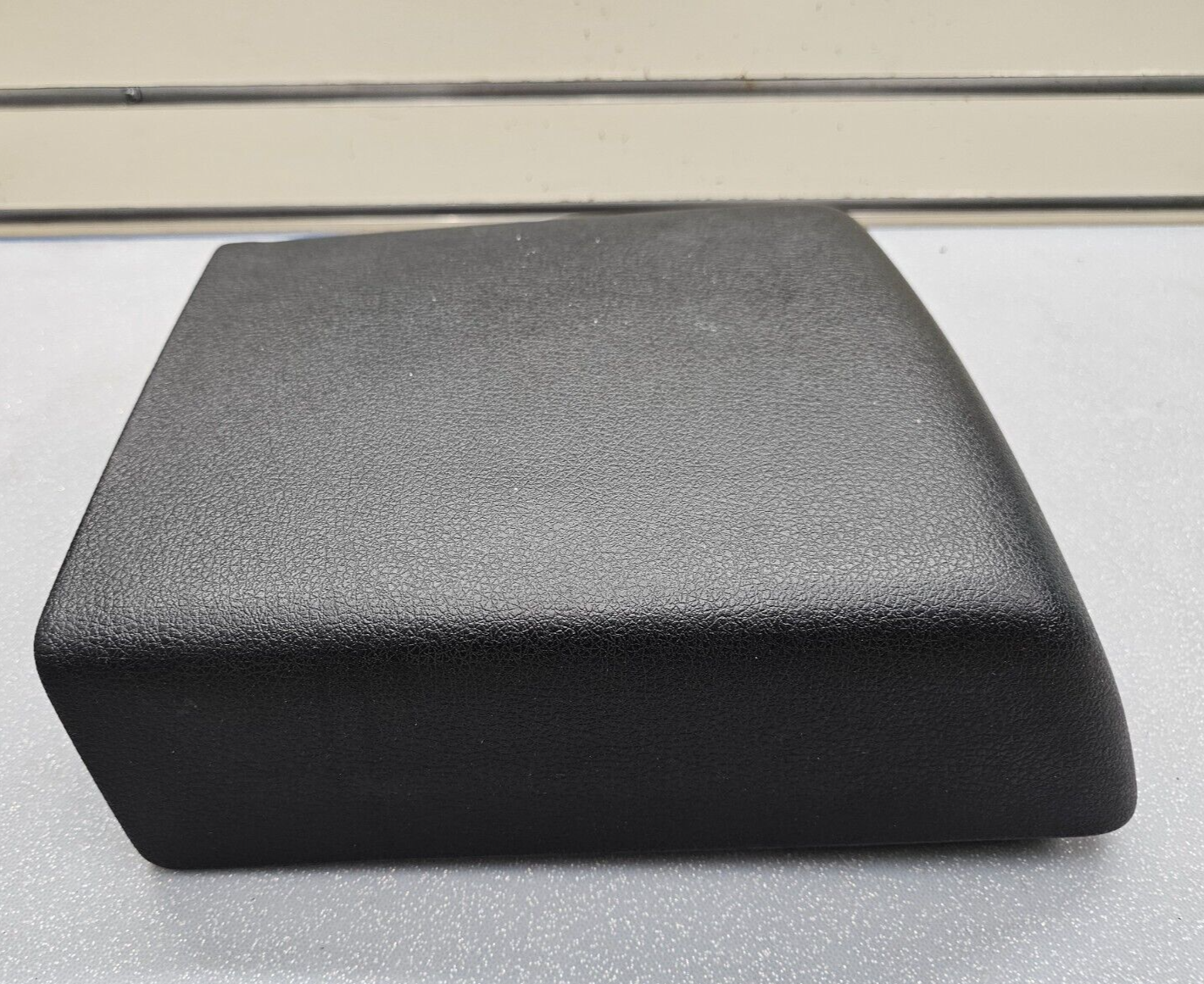 04-08 FORD F150 LARIAT FLOOR CENTER CONSOLE COLUMN SHIFT ARM REST LID TOP BLACK