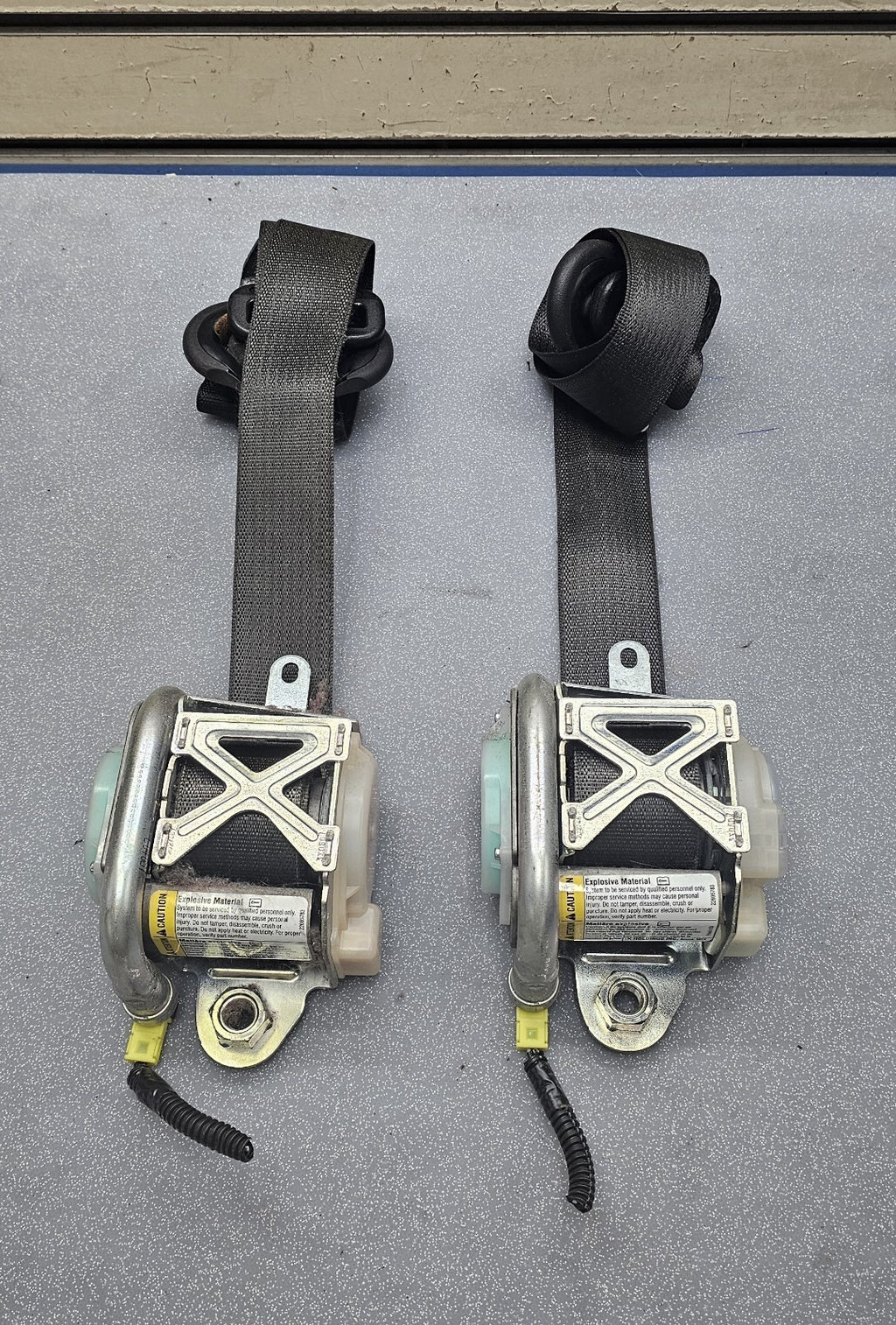 06-11 Chevy HHR Driver Passenger LH RH Front Seat Belt Bucket Retractor Assembly
