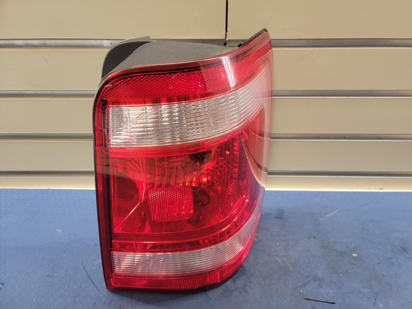 🔥08-12 Ford Escape right Hand passenger Side Rear Tail Light Lamp Genuine OEM