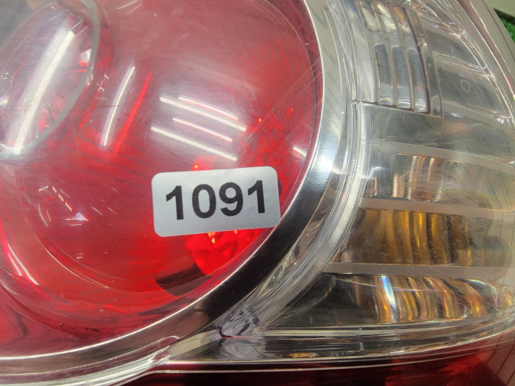 🔥10-12 Hyundai Santa Fe Left Driver Tail Light Lamp Assembly Outer Body Mounted