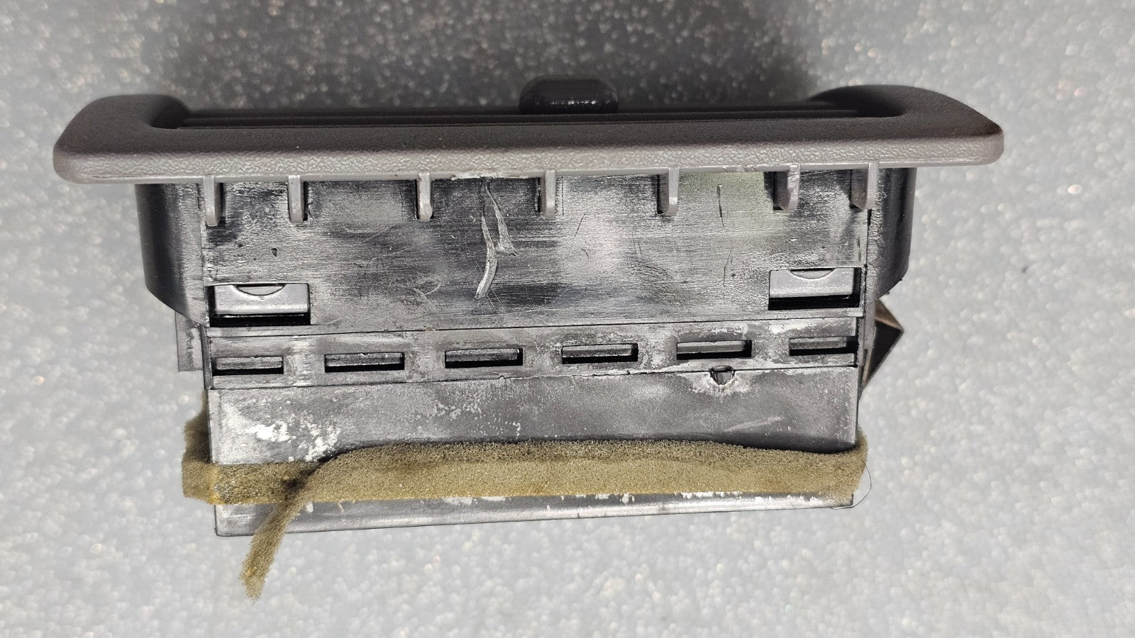 🔥95-05 Chevrolet Cavalier Front Center Dashboard Air Vent Outlet Trim Gray OEM