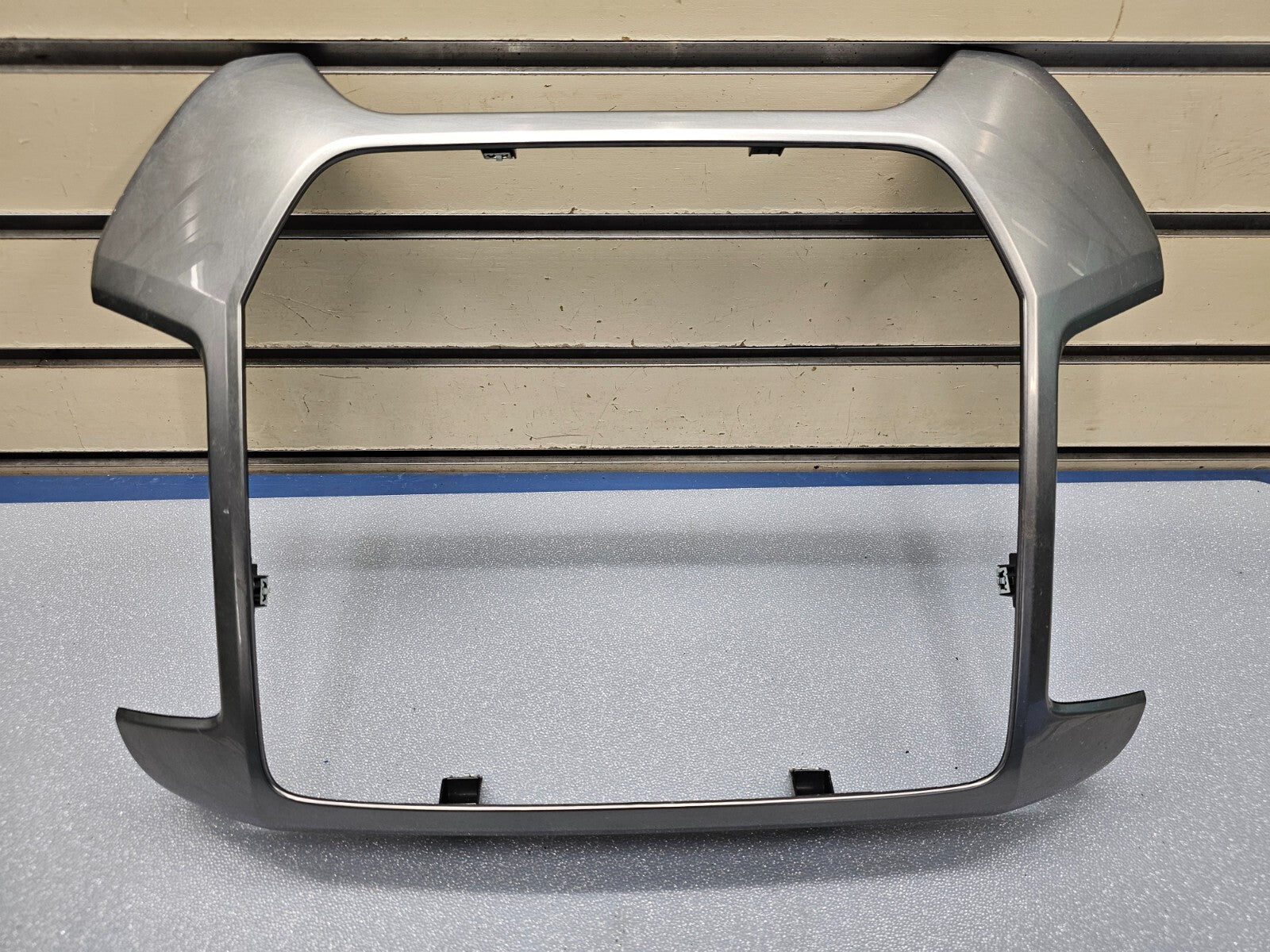 14-20 Silverado Sierra Dash Center Radio Stereo Climate Bezel Trim Panel Silver