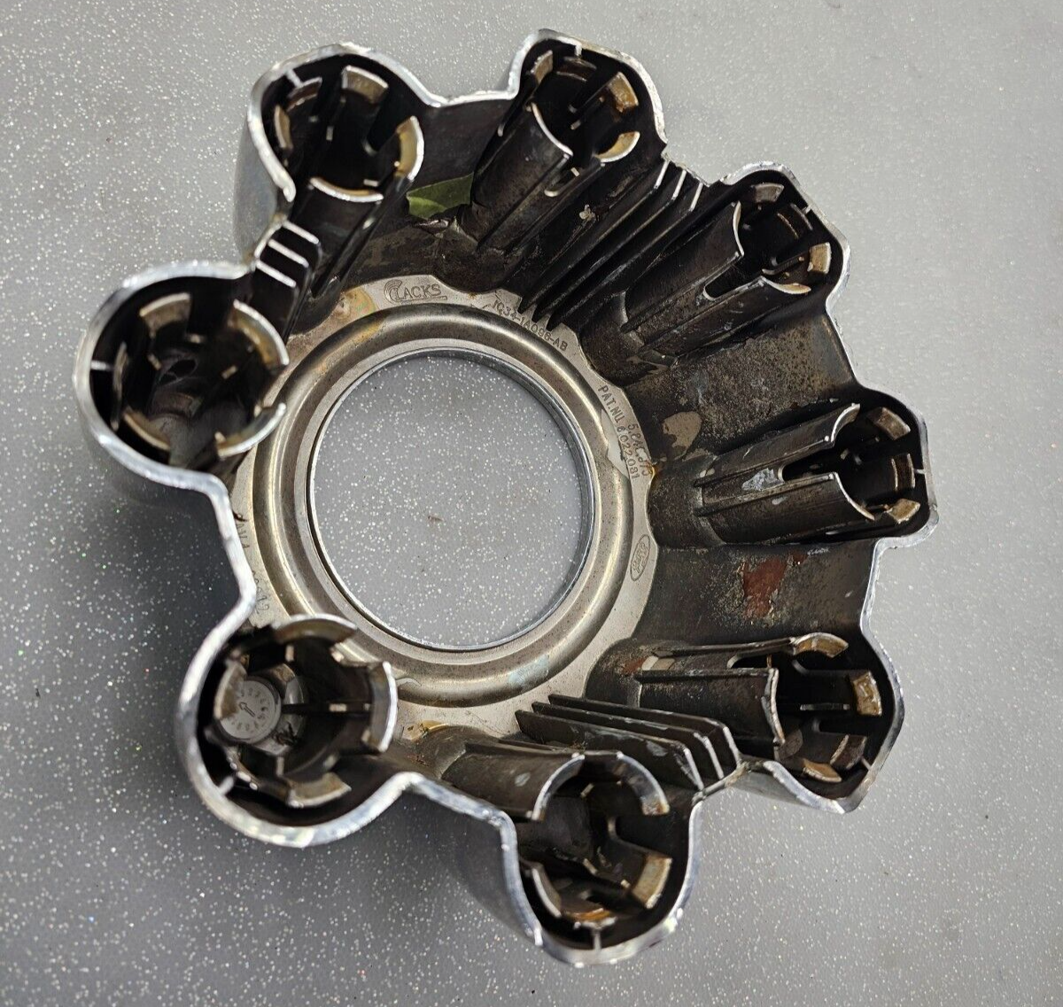 99-04 Ford F250 Excursion Super Duty Front Rear Wheel Center Cap Hubcap Silver