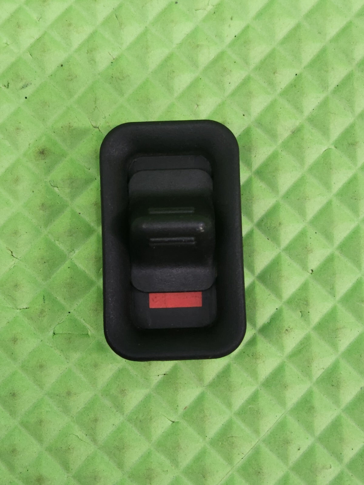 04-07 GMC Chevy Cadillac 15172121 Lever Front Side Door Lock OEM BLACK