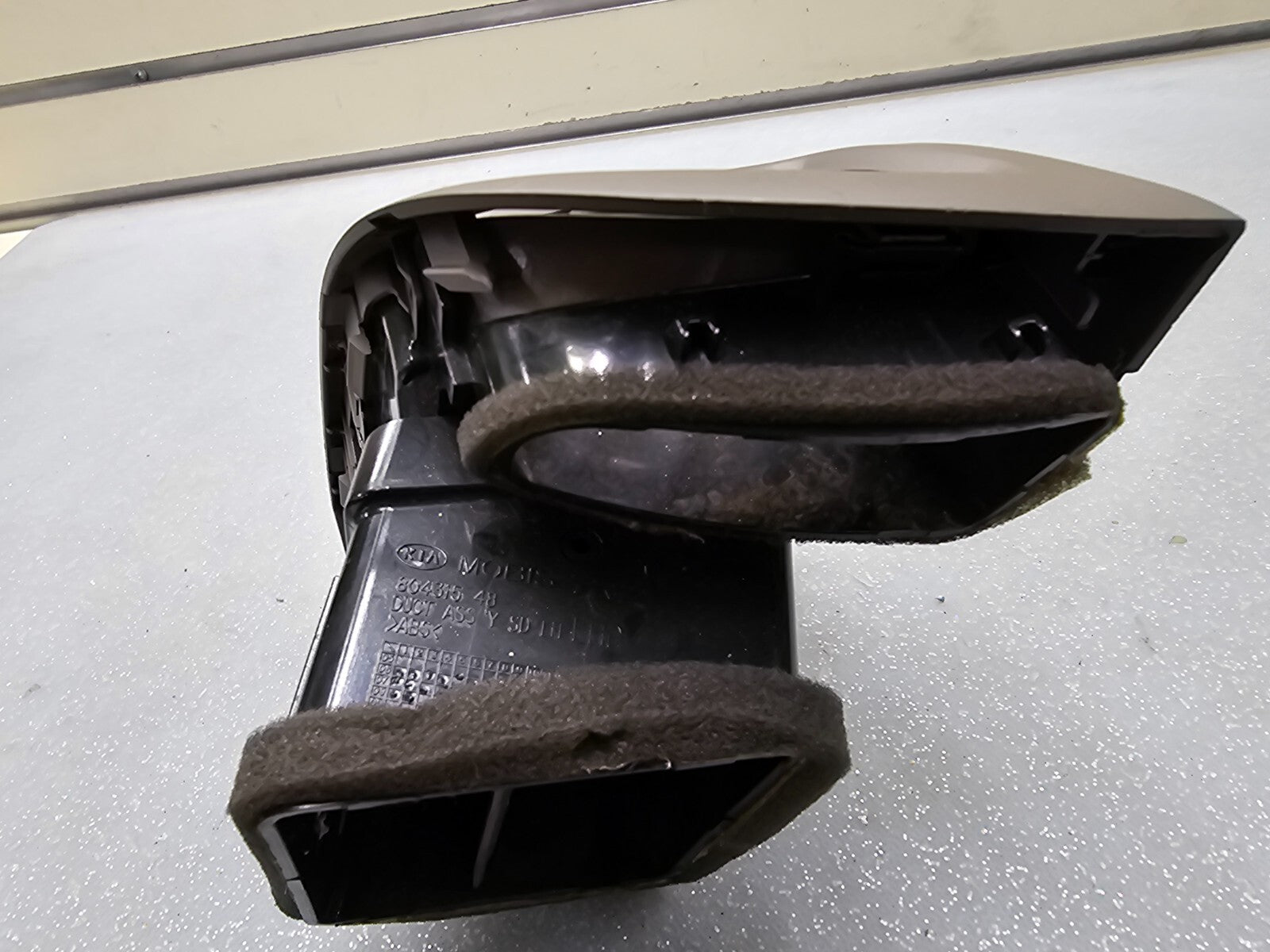 🔥06-12 Kia Sedona Front Left Driver Dash A/C Air Vent Heater Assembly TAN OEM