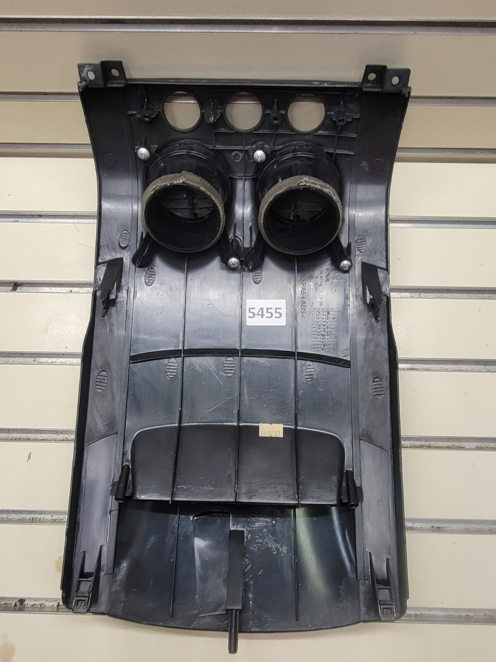 04-08 Chevrolet Aveo Hatchback Dashboard Top Center Air Vents Clock Bezel Black