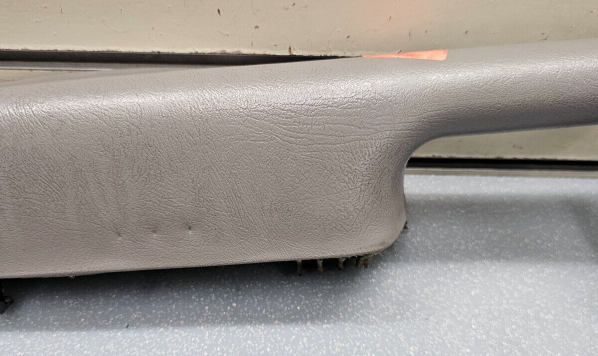 🔥03-06 Silverado SIERRA TAHOE Door Panel ARMREST Front RIGHT Handle LT Gray OEM