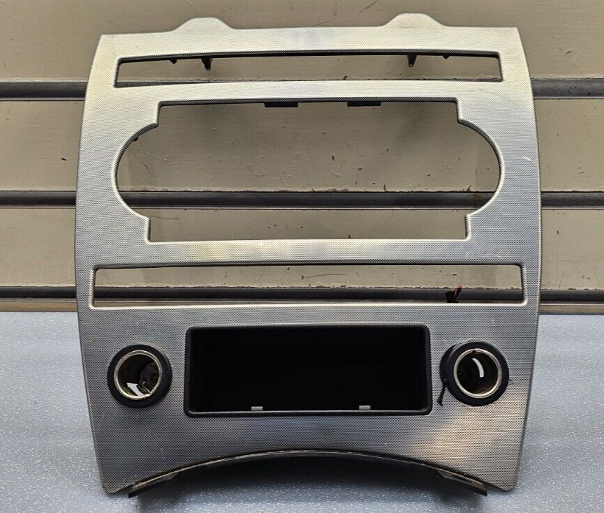 🔥05-07 GRAND CHEROKEE DASH PANEL FM RADIO STEREO DISPLAY TRIM BEZEL Silver B70