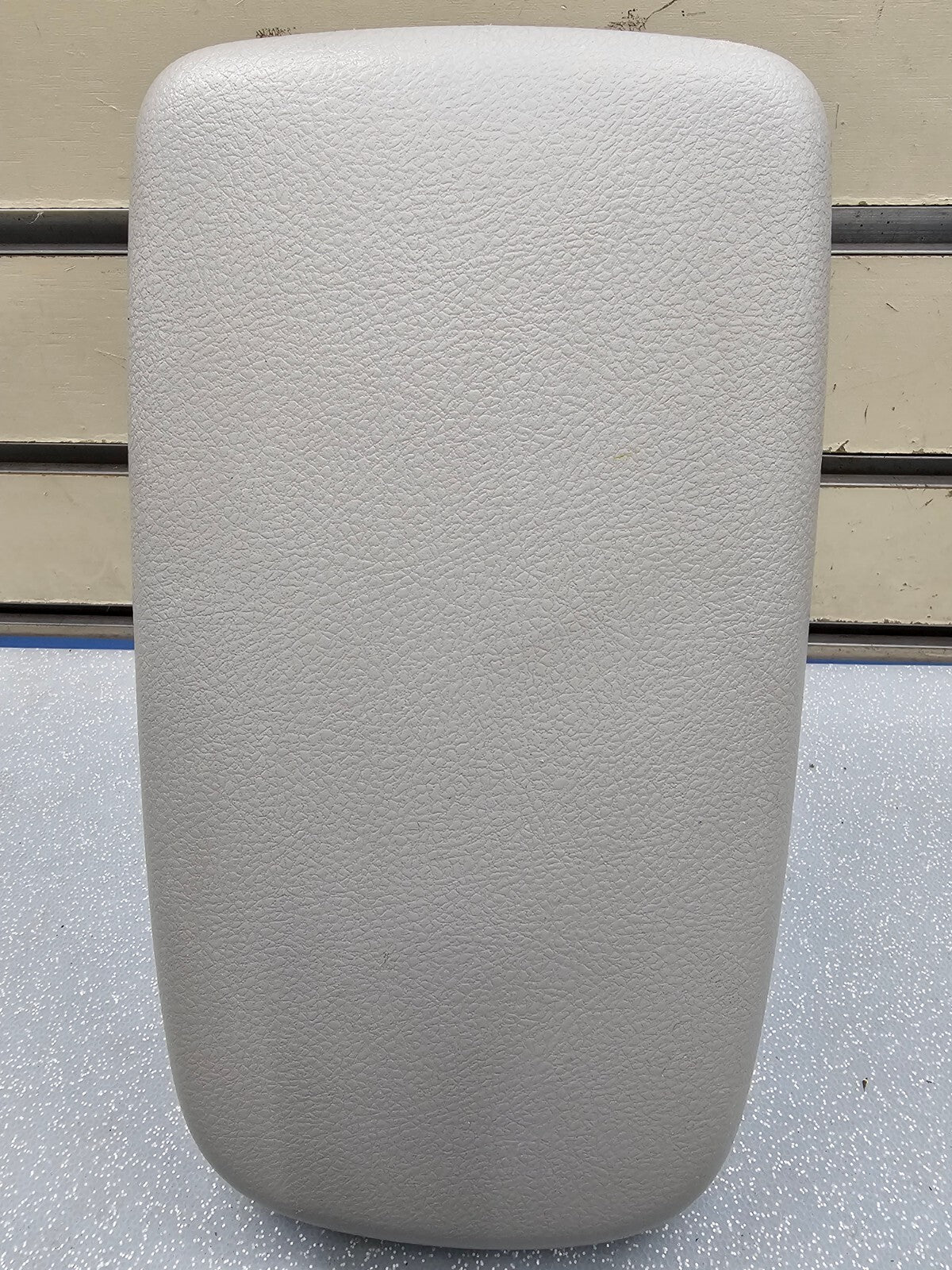 🔥09-13 COROLLA FRONT CENTER CONSOLE ARM REST LID TOP PAD COVER ASSEMBLY LT GRAY