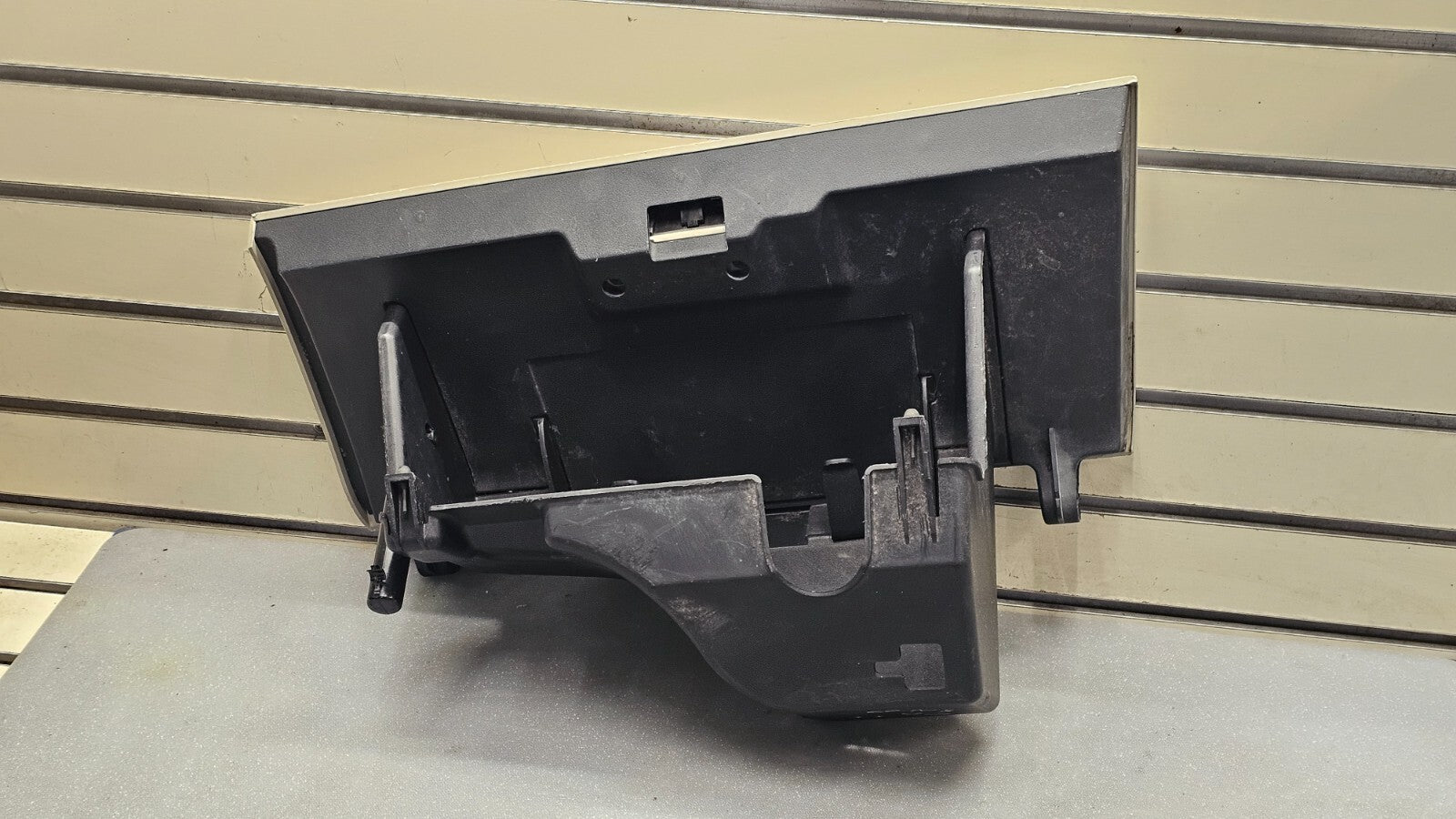 🔥08-10 GRAND CHEROKEE COMMANDER DASH GLOVE BOX COMPARTMENT LID ASSEMBLY TAN