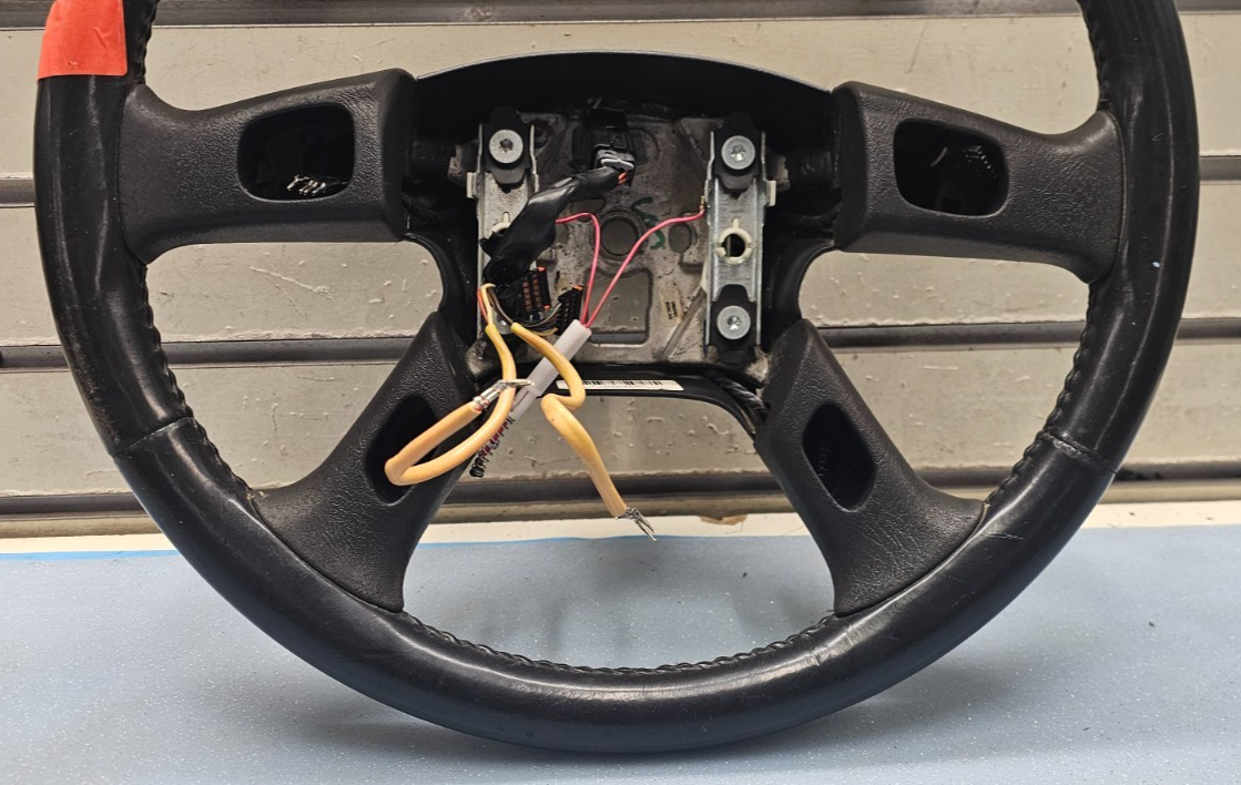 🔥03-06 SILVERADO SIERRA YUKON TAHOE SUBURBAN STEERING WHEEL LEATHER BLACK