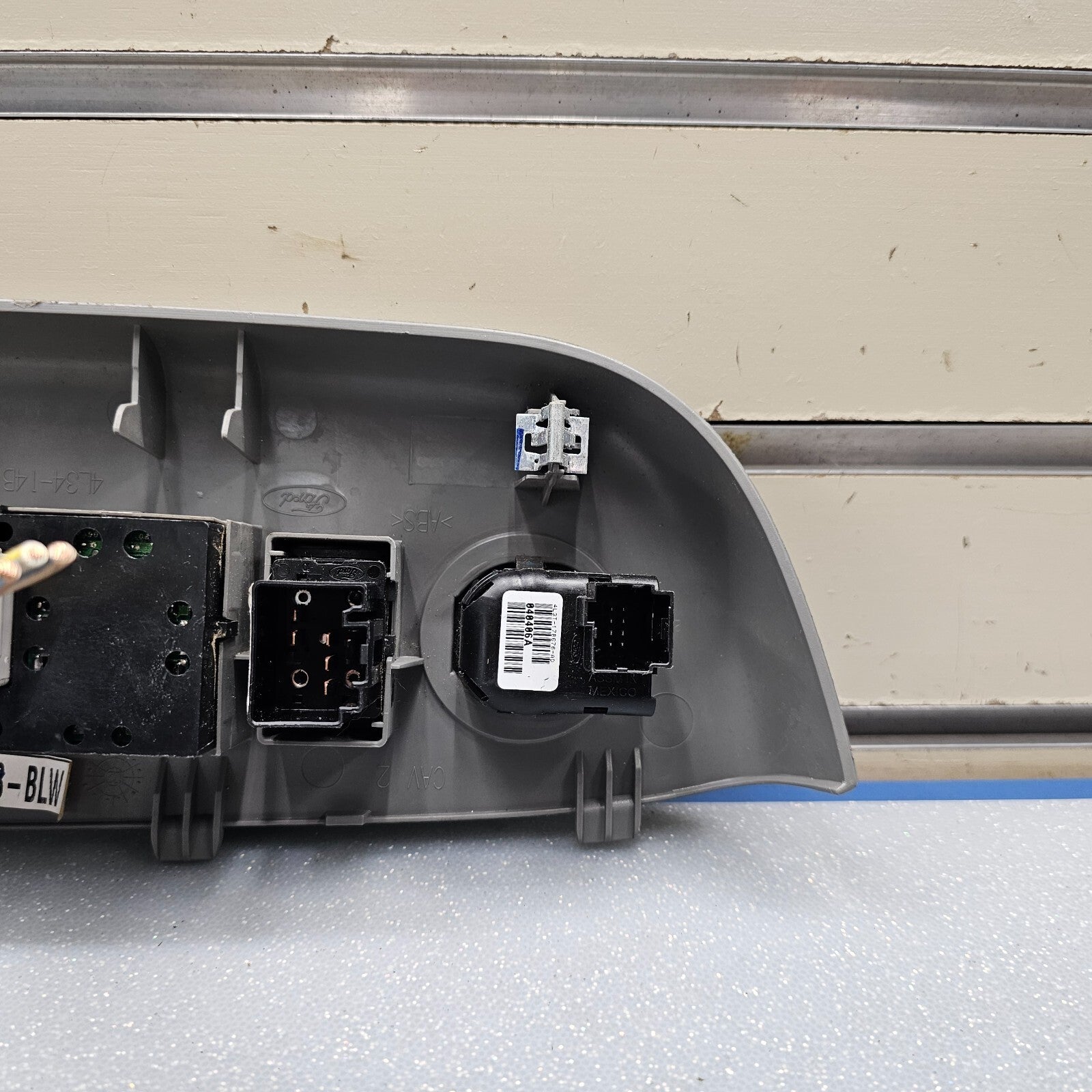 🔥04-08 Ford F150 Left Driver Master Door Window Power Switch Control Gray WS24