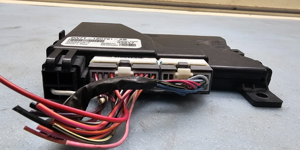 🔥03-04 CROWN VIC GRAND MARQUIS KEYLESS ENTRY DRIVER DOOR MODULE 3W7T-13C791-AA