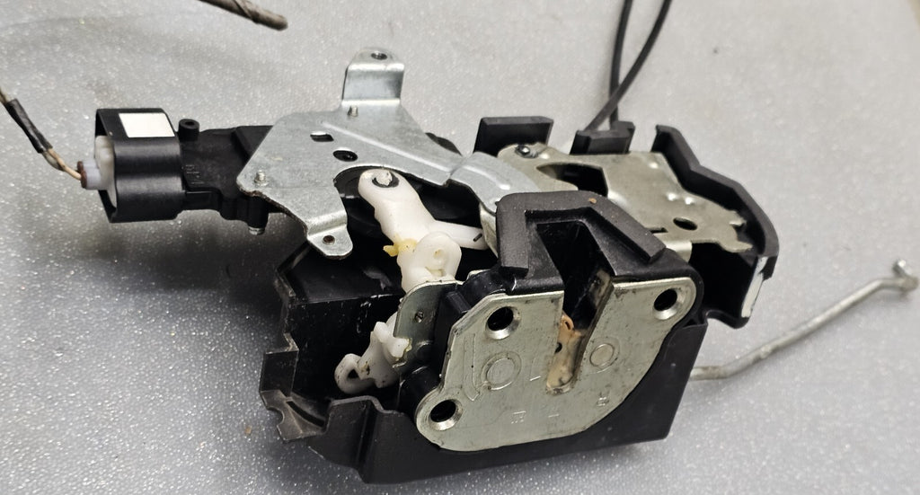 🔥04-12 Chevy Colorado GMC Canyon Right Front Door Lock Actuator Assembly OEM