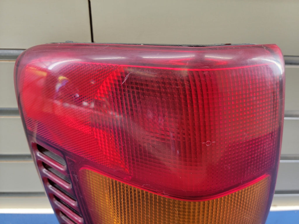 🔥1999-2004 Jeep GRAND Cherokee Rear DRIVER Side Tail Light Light OEM