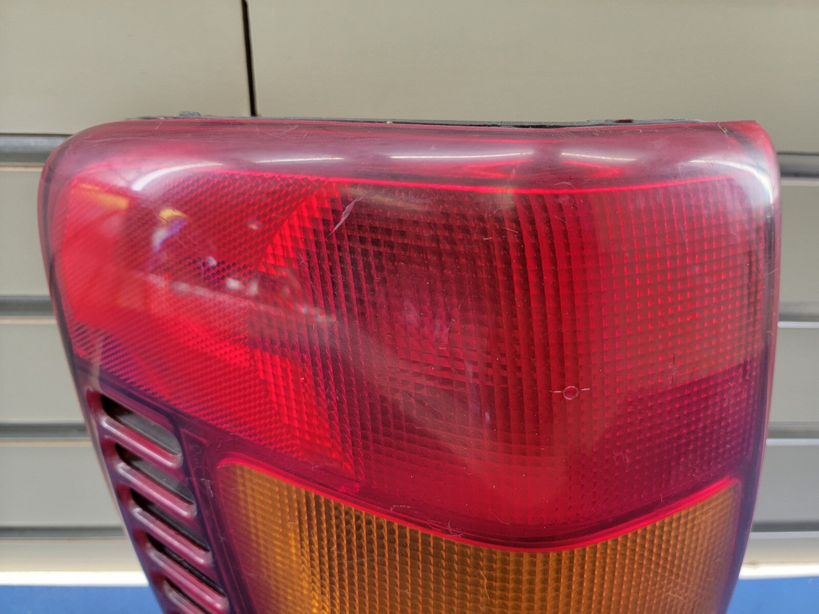 🔥1999-2004 Jeep GRAND Cherokee Rear DRIVER Side Tail Light Light OEM