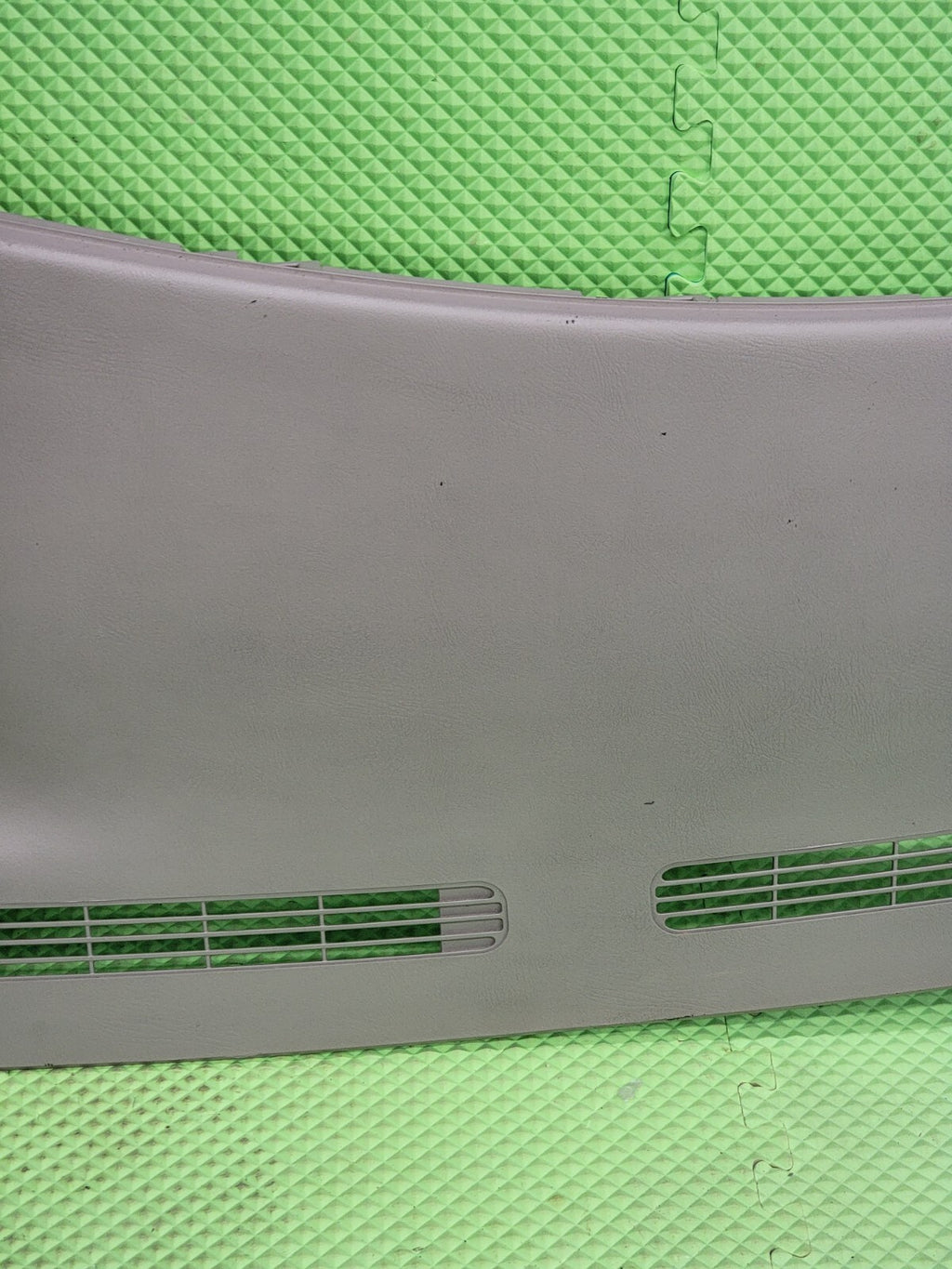 99-06 SILVERADO SIERRA TAHOE Upper Dashpad Cap Cover Top Dashboard LIGT GRAY DP1