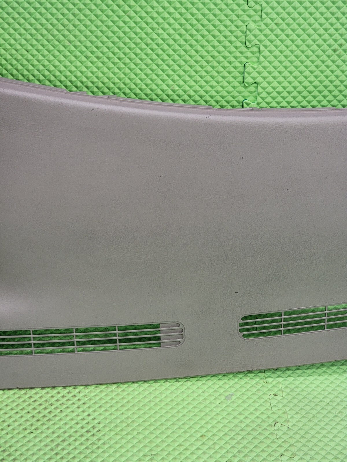 99-06 SILVERADO SIERRA TAHOE Upper Dashpad Cap Cover Top Dashboard LIGT GRAY DP1