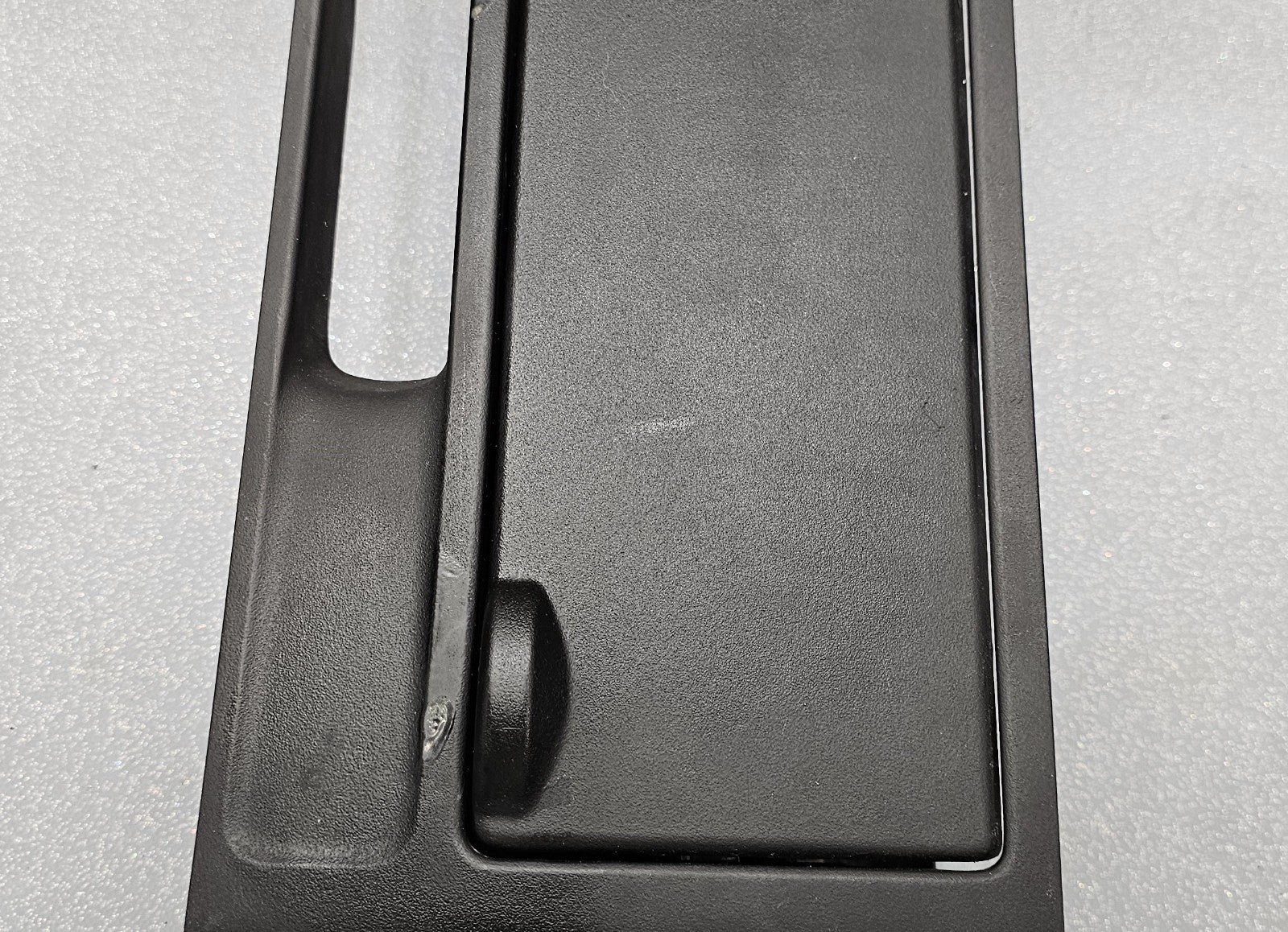 🔥04-06 MAZDA 3 CENTER CONSOLE CUP DRINK HOLDER FLOOR TRIM PANEL BEZEL BLACK