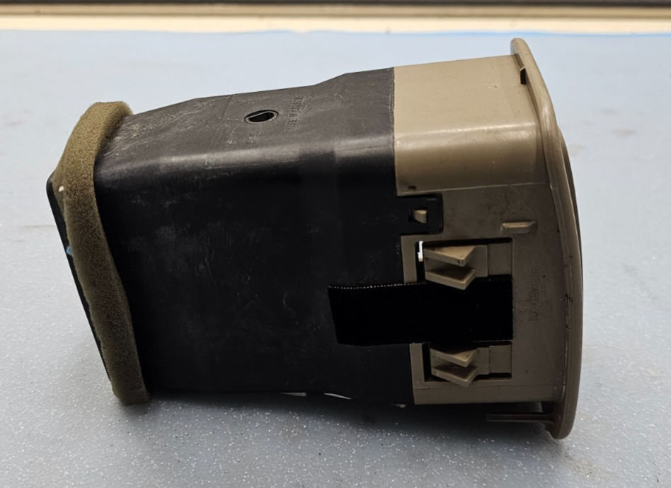 🔥99-06 Silverado Sierra Right Passenger Dash A/C HVAC AC Heater Air Vent Tan