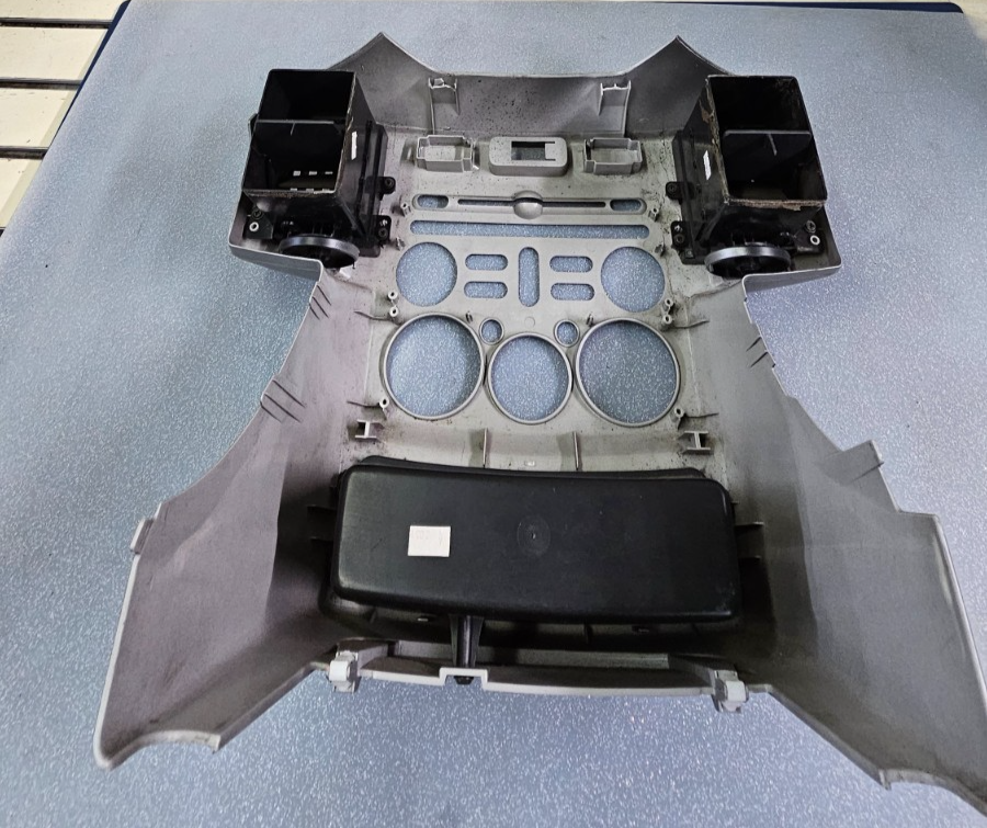 🔥06-08 ENDEAVOR Dash Center Radio Stereo Climate Trim Panel Bezel BLACK OEM