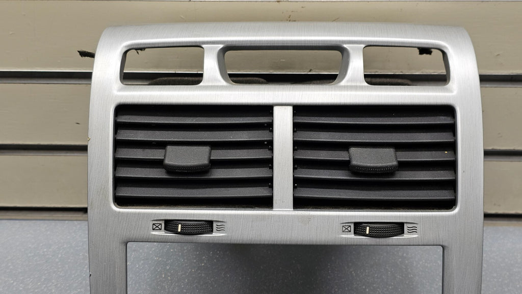 05-09 SPORTAGE CENTER DASH RADIO STEREO BEZEL TRIM PANEL CLIMATE CONTROL SILVER