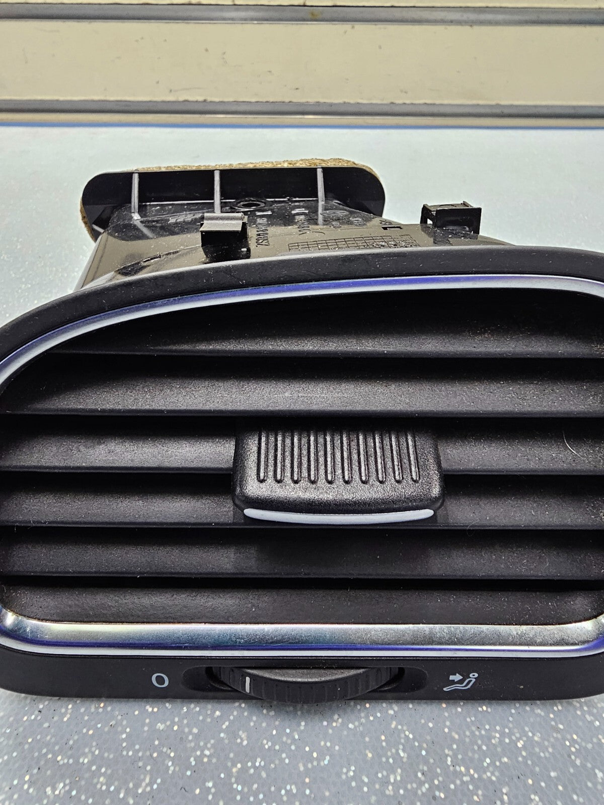 🔥2010-2014 Volkswagen Golf LH Left Center Dash AC Air Vent Heater Trim OEM