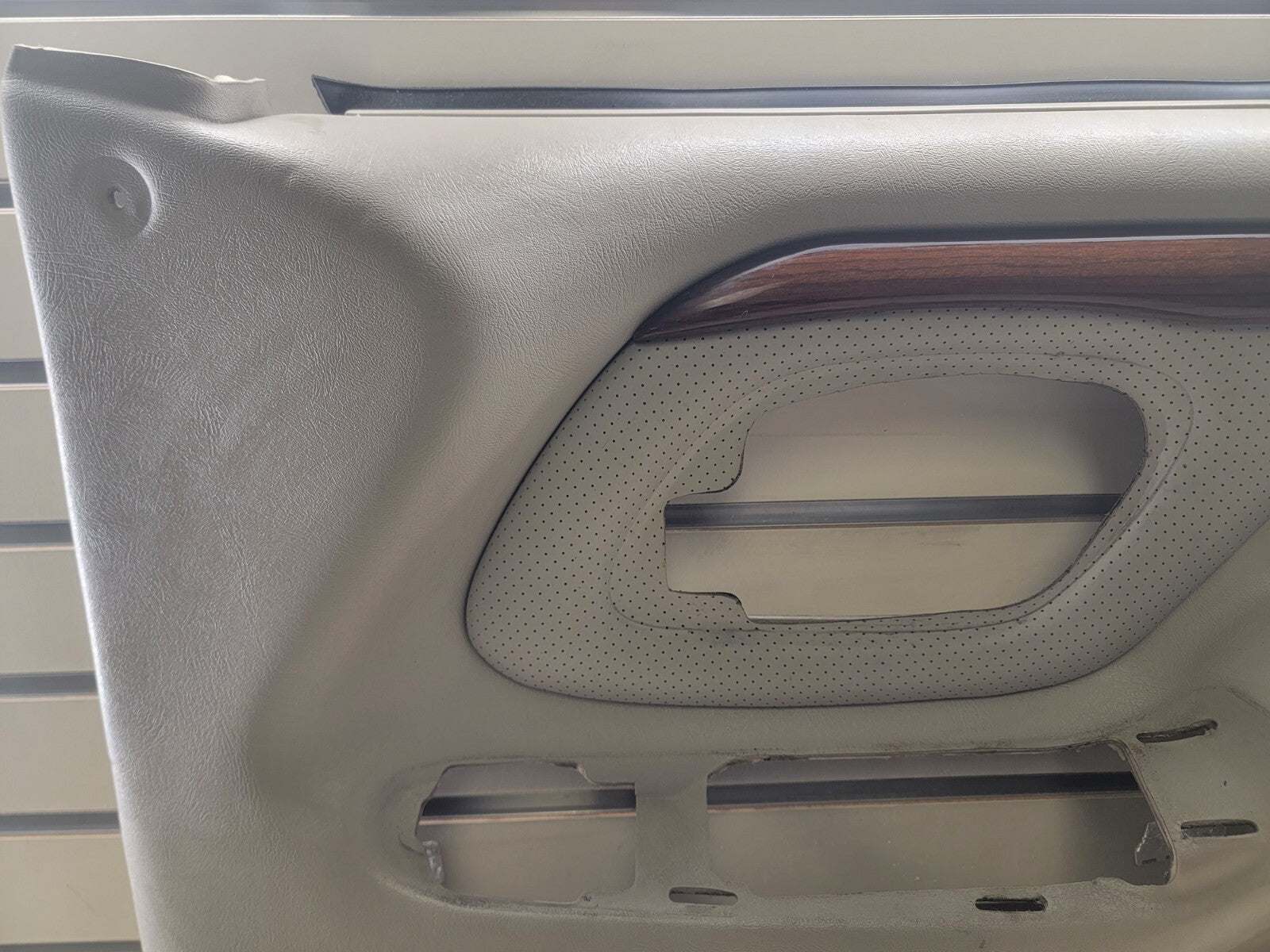 🔥1995-1999 Chevy GMC Silverado C/K Door Panel Front right passenger auto Tan D2