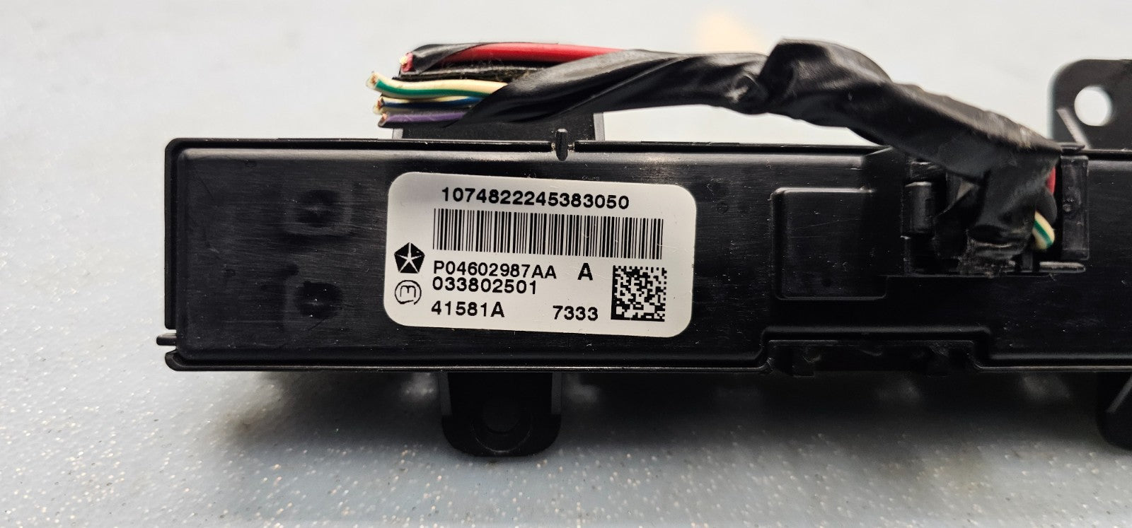🔥08-09 Jeep Liberty Hazard Traction Control 4 Gang Switch Switch Panel Black
