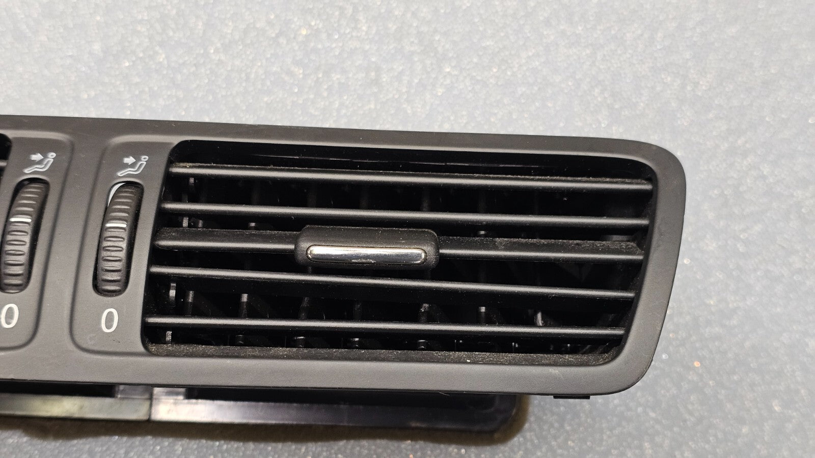 🔥06-10 VW Passat Dash Front Center Air Vent Heater Conditioning Trim Black