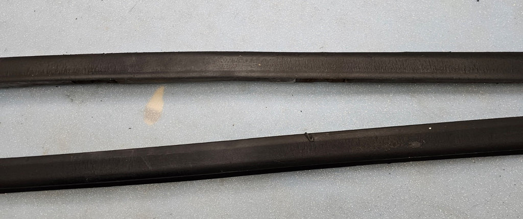 🔥04-08 CHRYSLER PACIFICA LEFT & RIGHT A PILLAR WINDSHIELD MOLDING MOPAR GENUINE