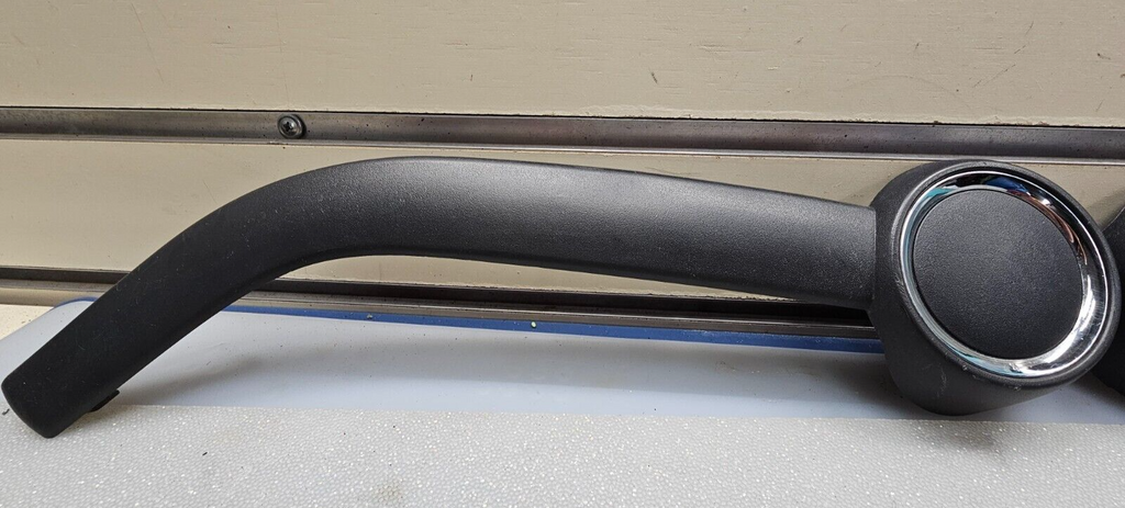 05-10 SCION TC RIGHT LEFT FRONT DOOR PANEL PULL HANDLE Grip COVER TRIM CAP BLACK