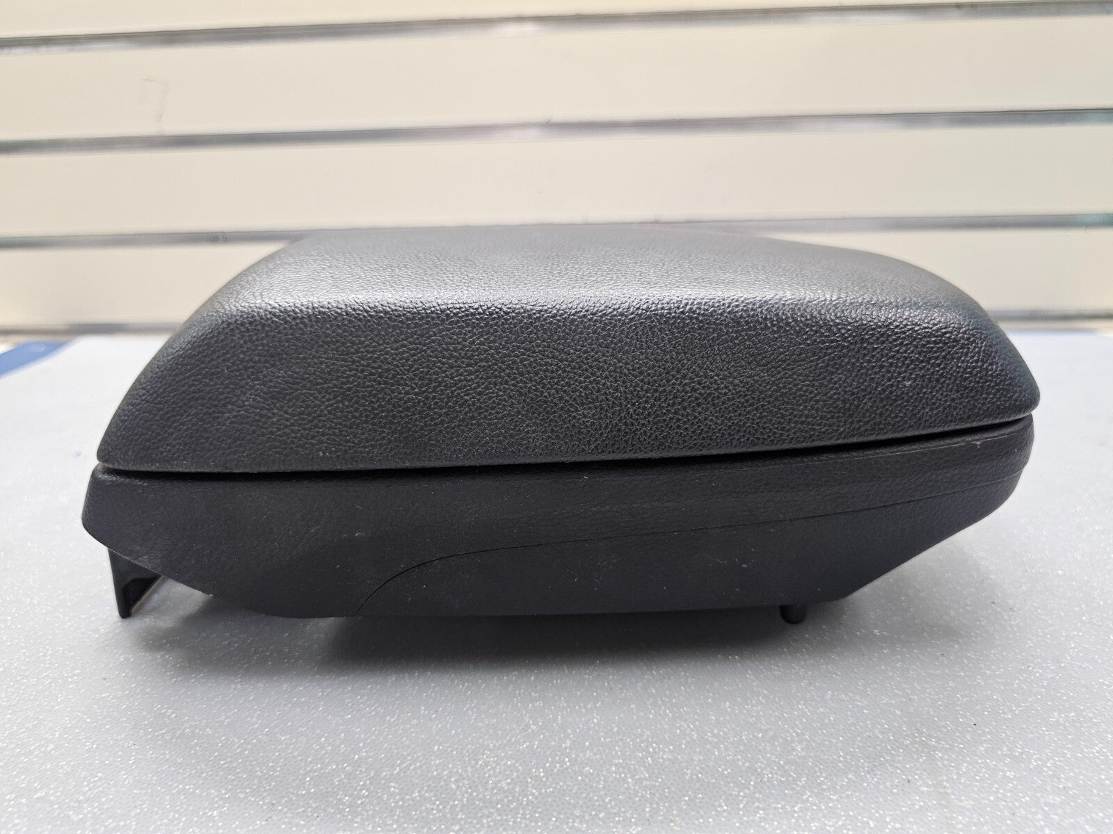 🔥13-17 ELANTRA GT Front Console Lid Floor Armrest Top Pad Cover Assembly Black
