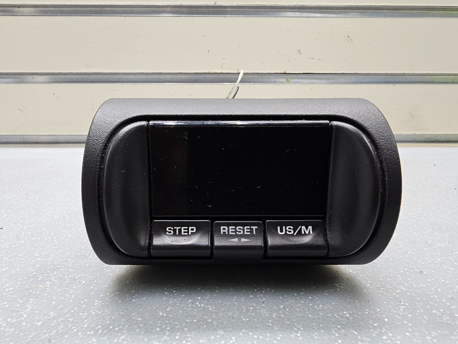 🔥2001-2006 CHRYSLER SEBRING DODGE STRATUS INFORMATION CLOCK TRIP DISPLAY SCREEN