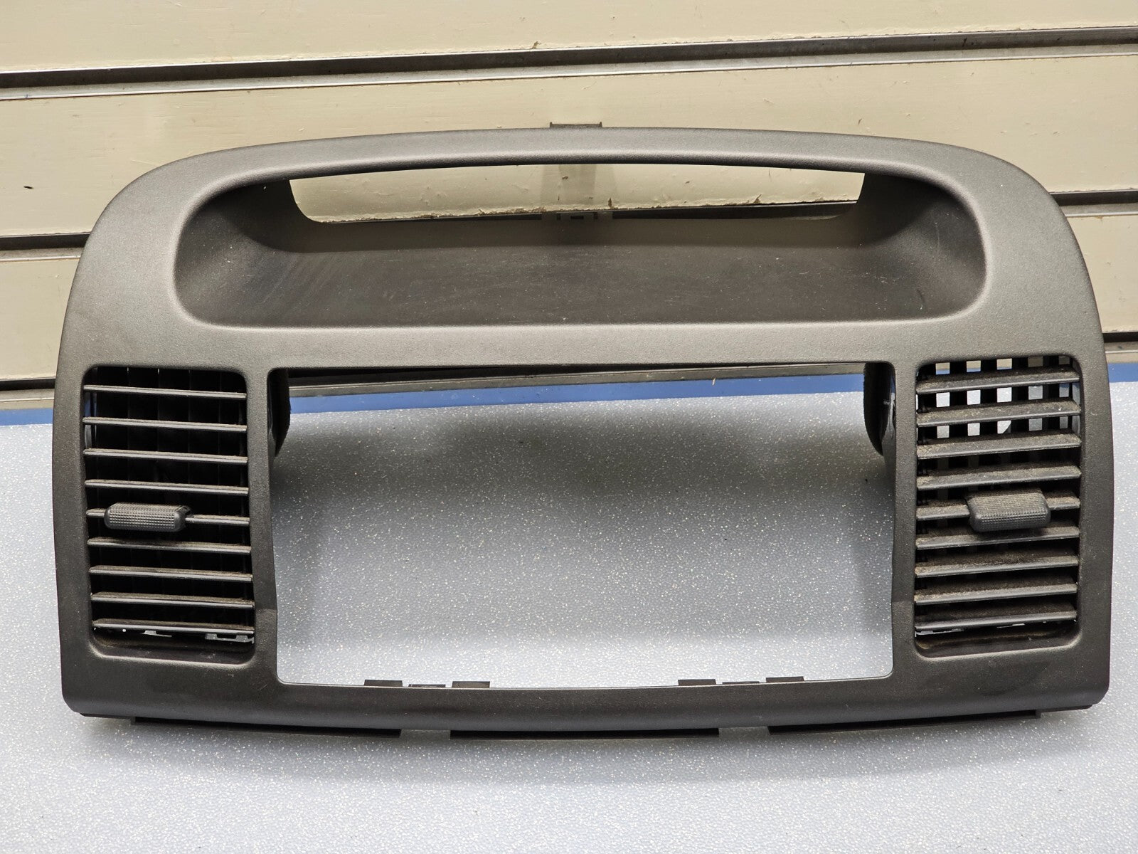 🔥02-06 CAMRY Center Dash AM FM RADIO STEREO BEZEL Trim Panel Assembly DK Gray