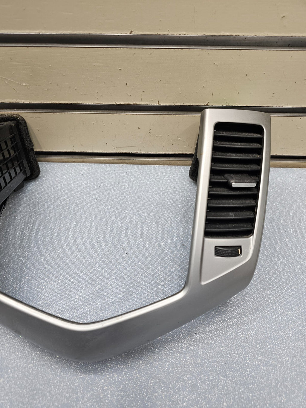 🔥2011 - 2015 Chevrolet Cruze Center Dash Air Vent Bezel trim silver