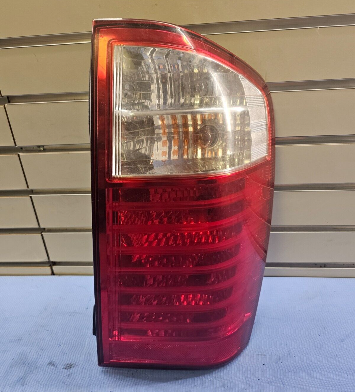🔥06-12 Kia Sedona Rear Right Passenger Tail Brake Stop Light Lamp Assembly OEM