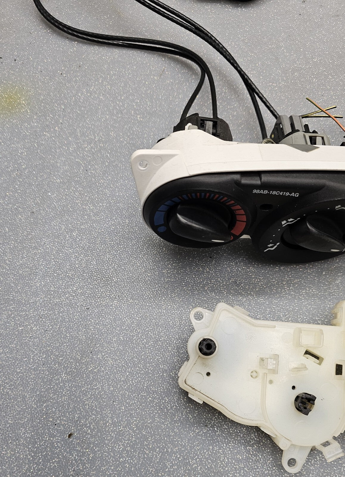 🔥00-07 Ford Focus Dash A/C Heater Climate Control Temperature W/Cables Actuator