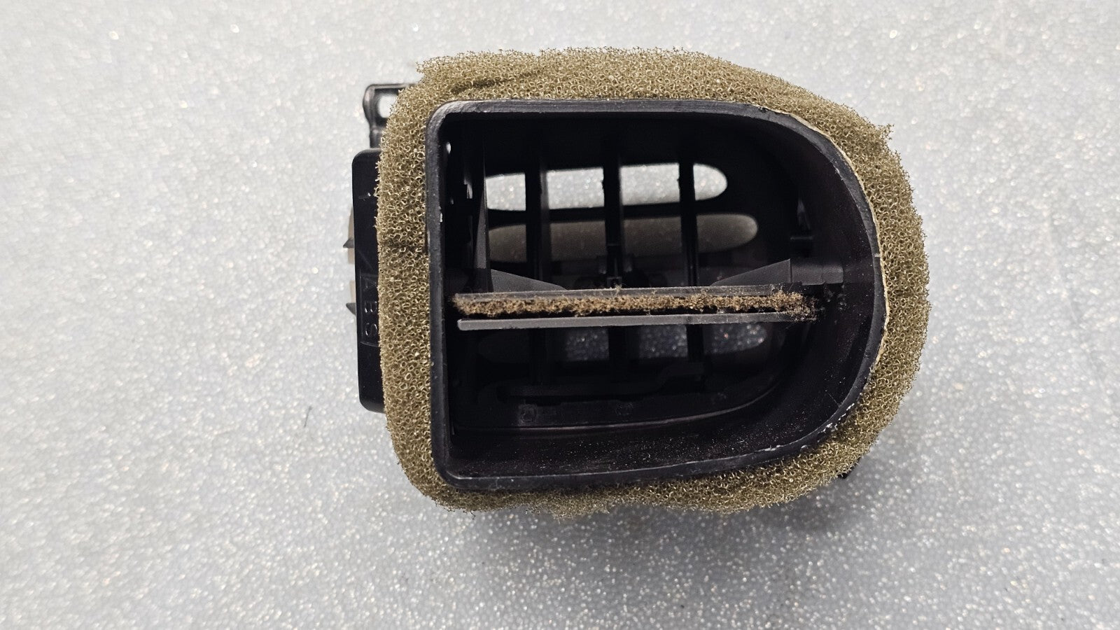 97-03 Ford F150 Expedition Dash Left Driver Master AC Air Vent Heater Panel Tan