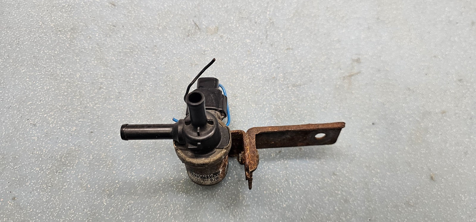 🔥03-06  Toyota Corolla /Matrix Vacuum Switch Valve /TC