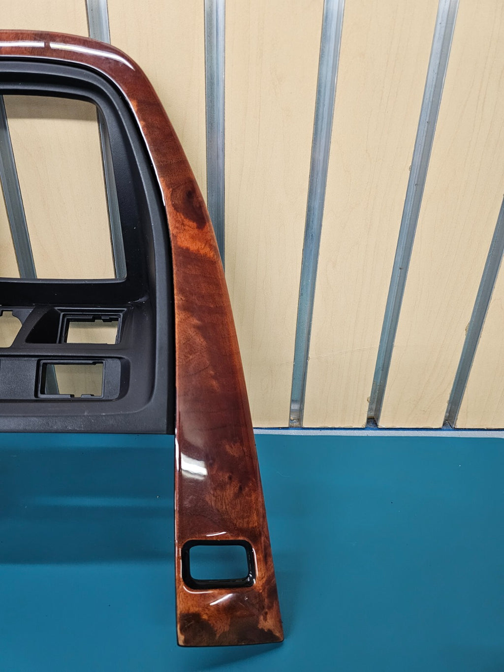 99-03 LEXUS RX300 DASH CONSOLE SHIFTER BEZEL PANEL TRIM ASSEMBLY WOODGRAIN/BLACK