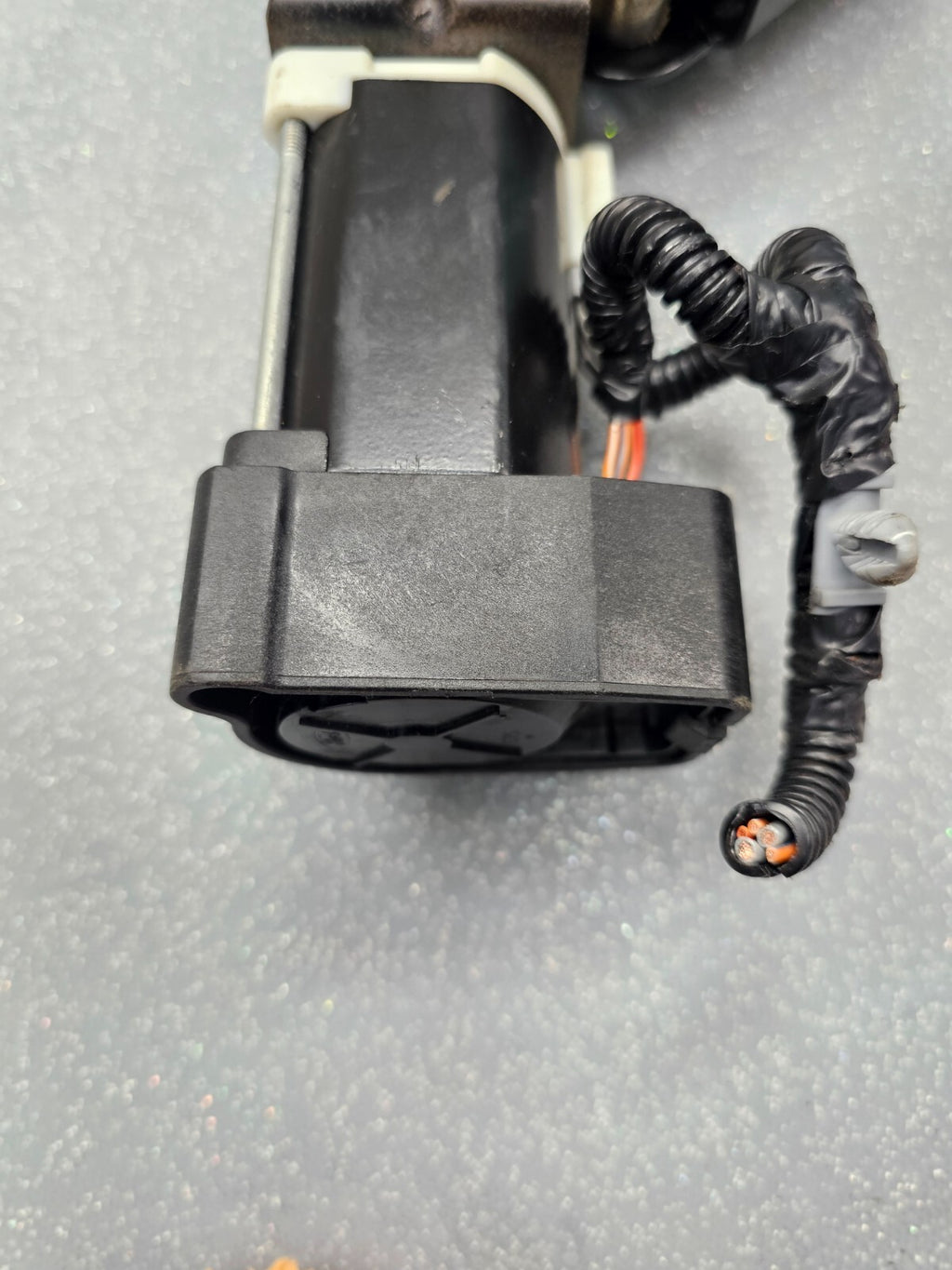 1999-2011 Town Car Motorize Recliner Memory Driver Adjustable Heated Seat Track