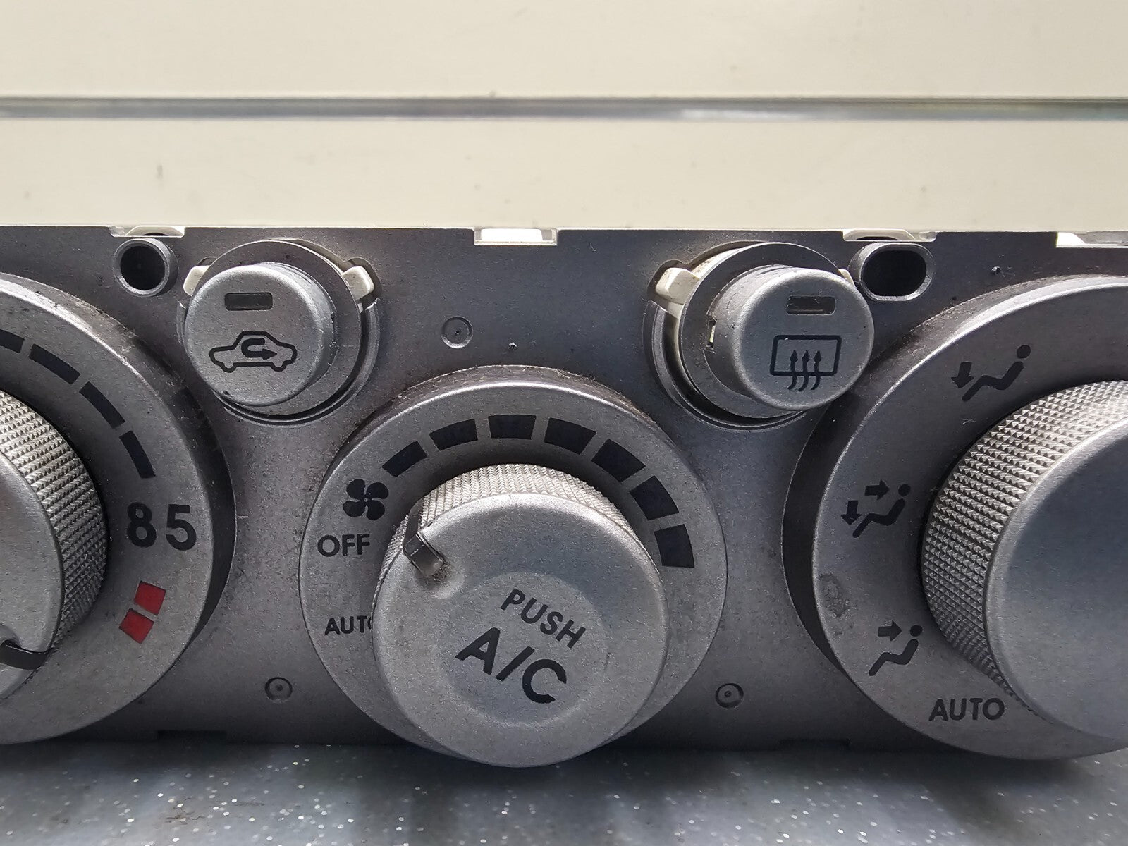 04-05 Mitsubishi Endeavor Dash AC Heater Climate Temperature Control Conditioner