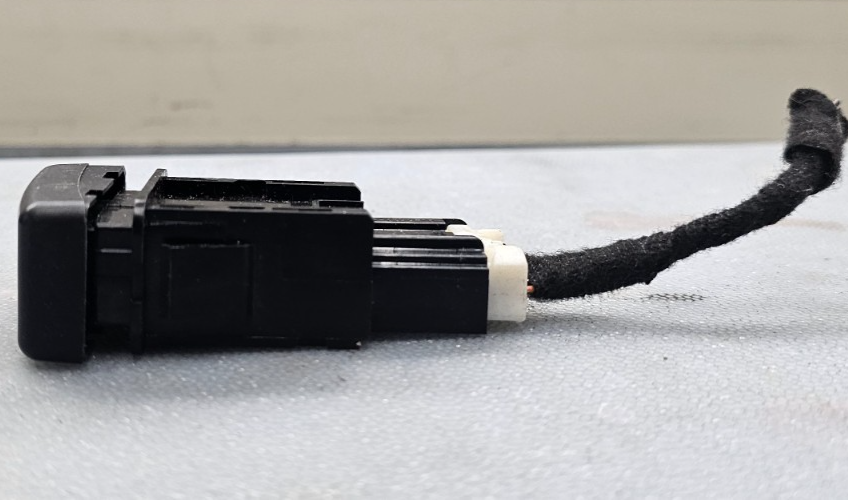 🔥04-09 Mazda3 Mazda 3 Hazard Warning Switch Emergency Flasher Light Assembly