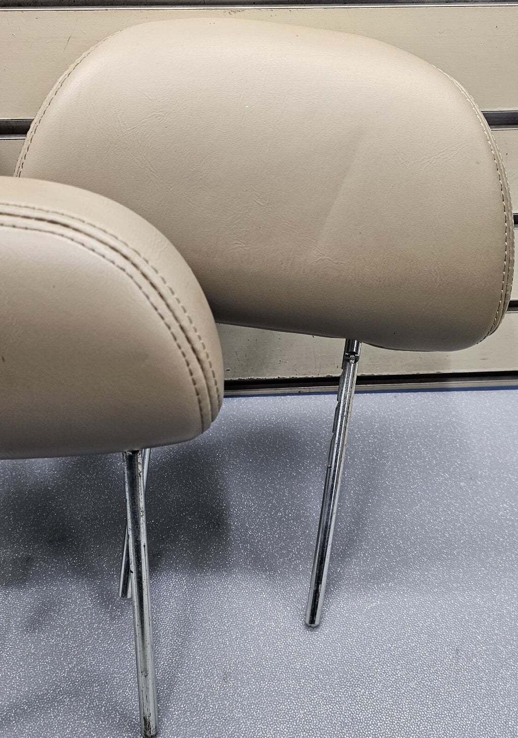 🔥05-12 Ford Escape MARINER HEADREST Rear 2nd Row LEFT/RIGH SET LEATHER TAN
