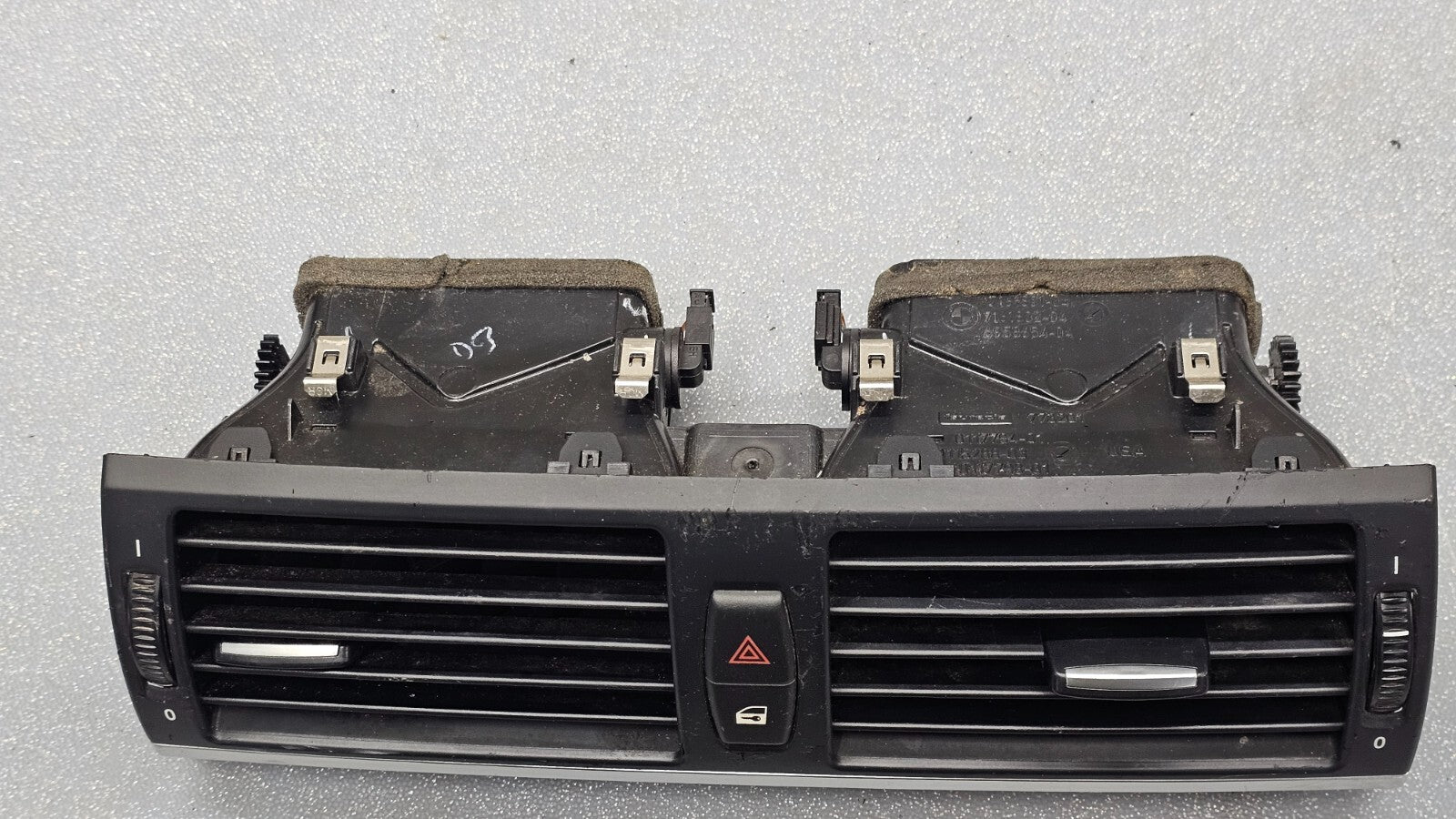 07-13 BMW X5 Center Dash Air Vent Heater Filter Conditioner Bezel Assembly Black